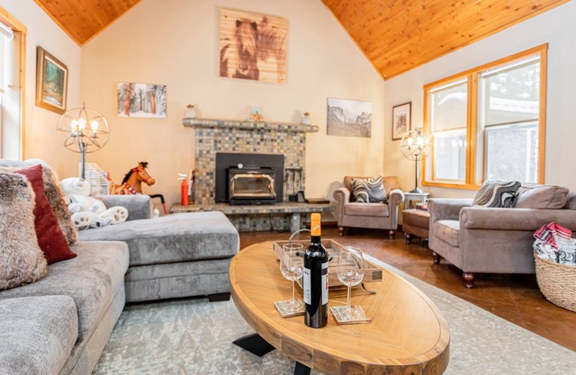 Custom Home In The Lost Sierras w/ Pool Table