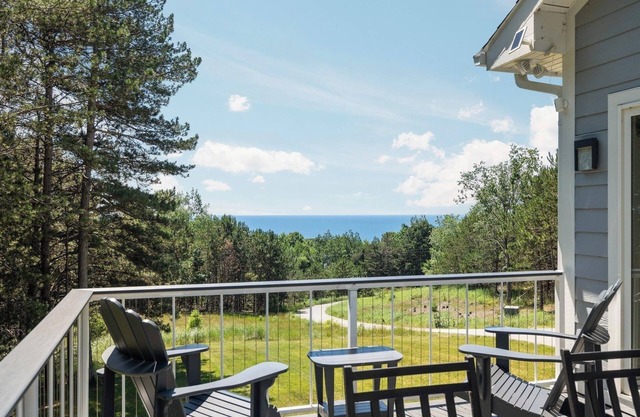 Neues Custom Home bei Arcadia Golf, LK MI Views