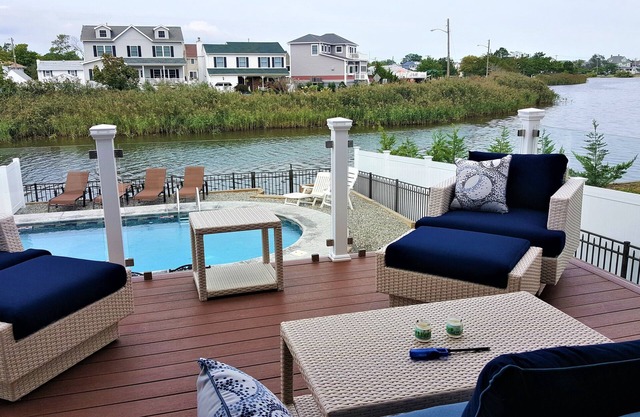 Neues Custom Lakefront Beach House mit beheiztem Pool!