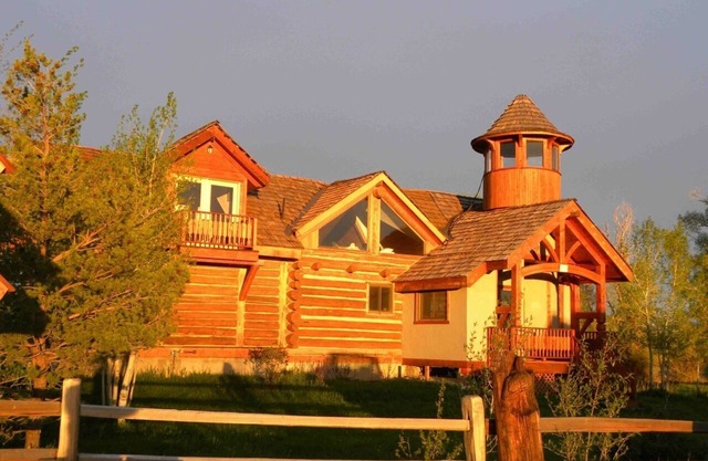 Benutzerdefinierte Log Cabin umgeben von Grand Teton Ansichten