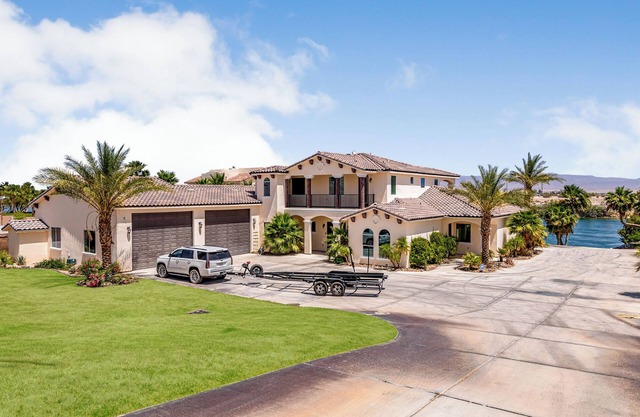 Custom Needles Estate with Private Loading Dock
