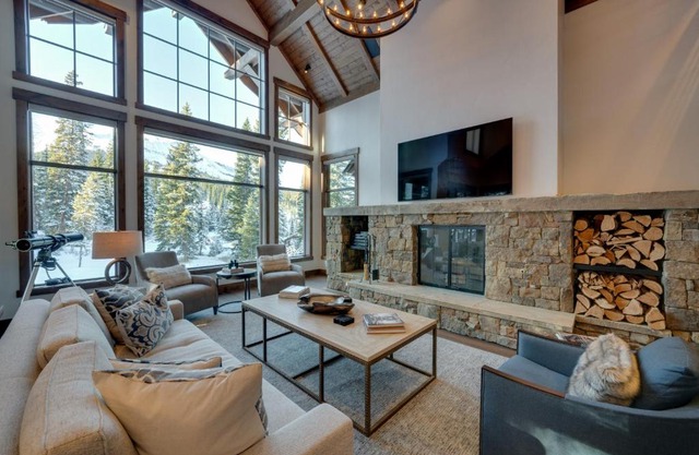 Custom Ski-InandOut Chalet with Hot Tub and Wet Bars!