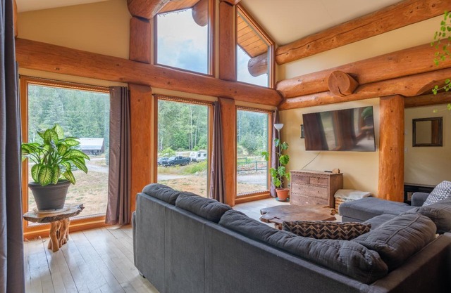 Custom Timber Frame Home with Hot Tub