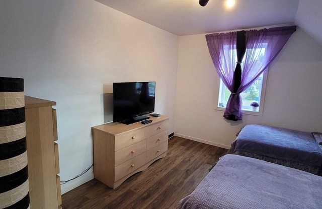 Hübsches Apt. mit 1 Schlafzimmer, Klimaanlage und WLAN im charmanten Edmundston