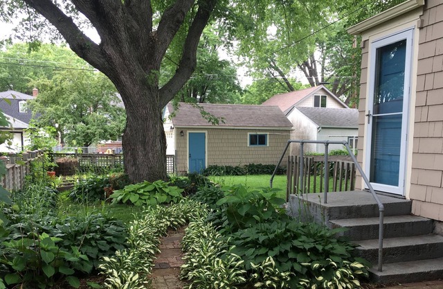 Cute 1920s in Safe Neighborhood w/ Backyard