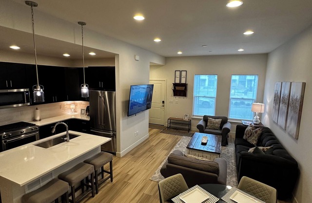 Cute 4- Bedroom Townhome in Superior. 10 min from Boulder & University of Co.