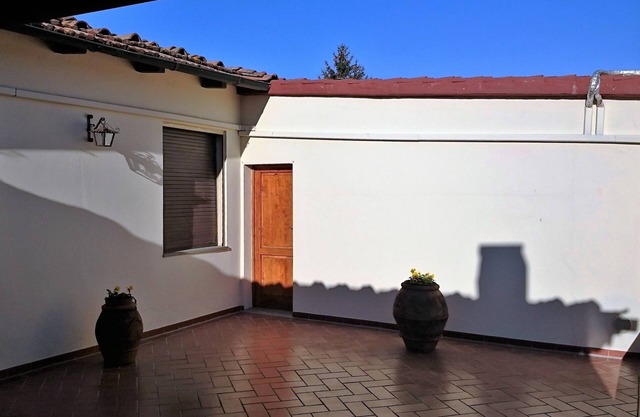 Nette und helle Wohnung in einem privaten Hof und ruhig