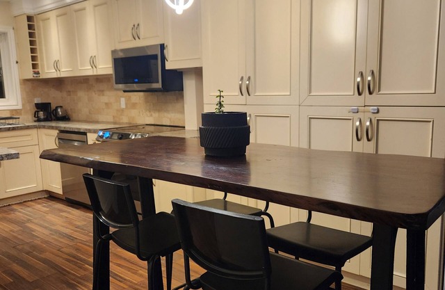 Cute and Cozy home in Brampton. Central Location at Affordable Prices