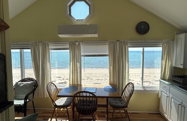 Erschwingliche North Truro Waterfront Einheit. Spektakuläre Sonnenuntergänge !!