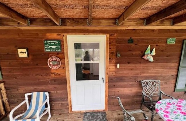 Cute Bungalow between Aransas Pass and Rockport.