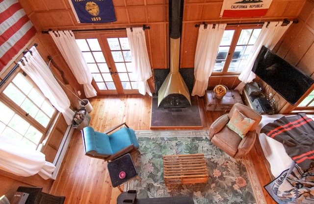 Cute Cabin in Yachats! Short walk to rivers' edge!