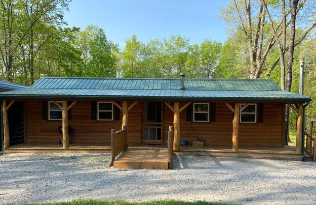 Cute Cabin secluded on 7 acres with stream and walking trails