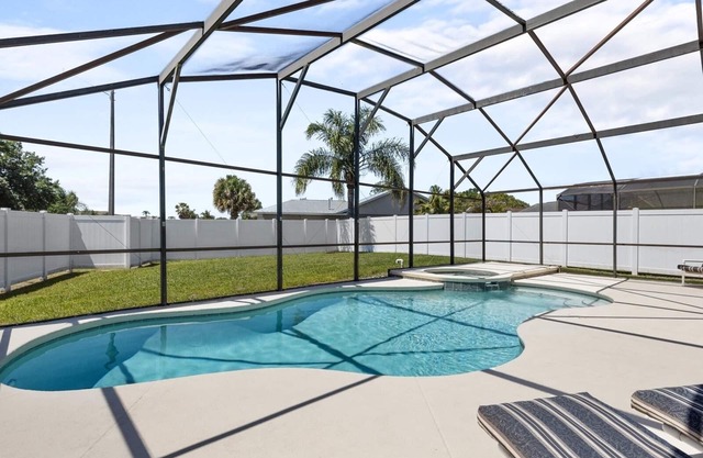CUTE CHEYENNE POINT TRAIL HOME! CLOSE TOEVERYTHING!!