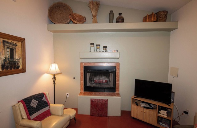 Cute, Clean, Private, 1bd Guest House Centrally Located
