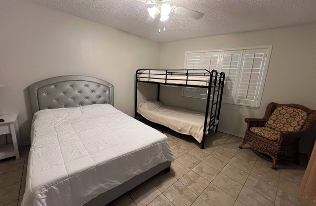Cute, Comfy & Walkable 2/2 Condo Central McAllen