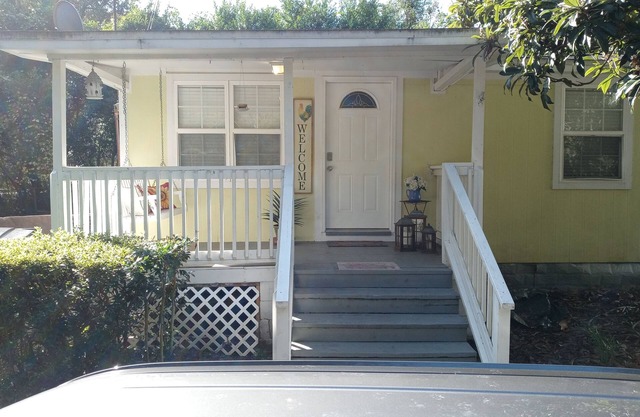 Cute Cottage centrally located