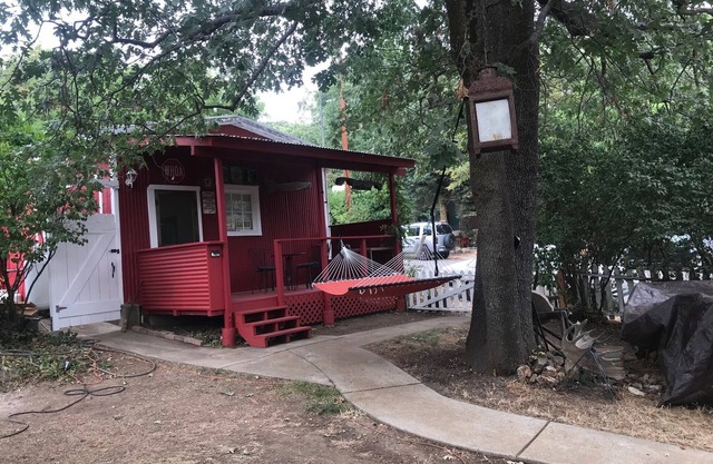 Cute, Cozy and Charming Cabin - In the Heart Of Julian Historic Town