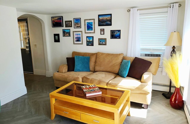 Cute Cozy Apartment in Historic New Bedford