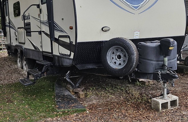 Cute cozy Camper in Ocala Florida