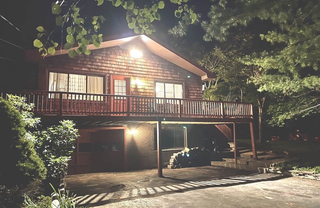 Cute Cozy Catskill Escape