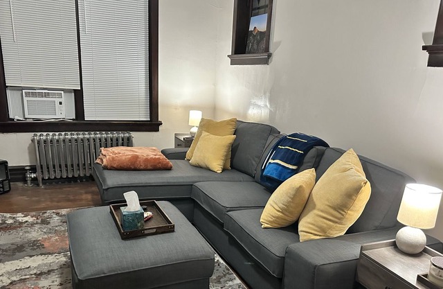 Cute Cozy Clean Apartment