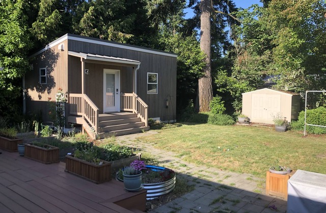 Cute, Cozy Mother-in-Law Cabin near Northgate Transit Station - 30+ days