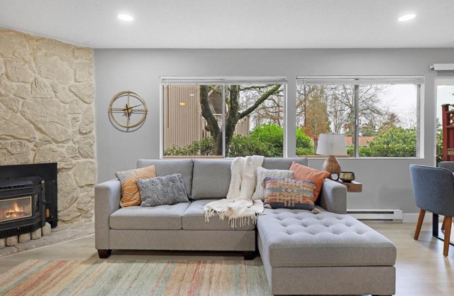 Cute Delightfully Remodeled Spacious Condo condo