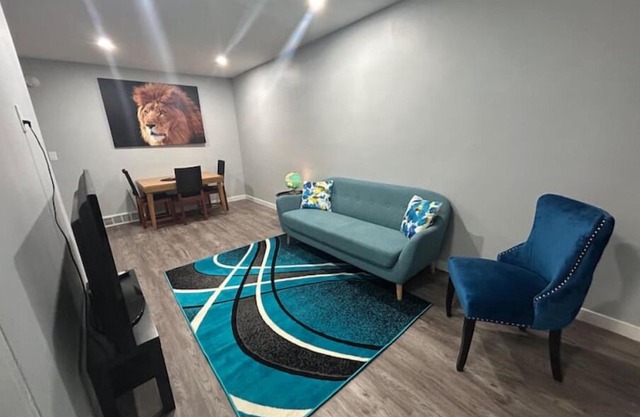 Cute Highland Park Entire Unit A