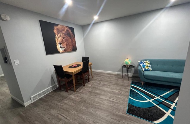 Cute Highland Park Entire Unit A