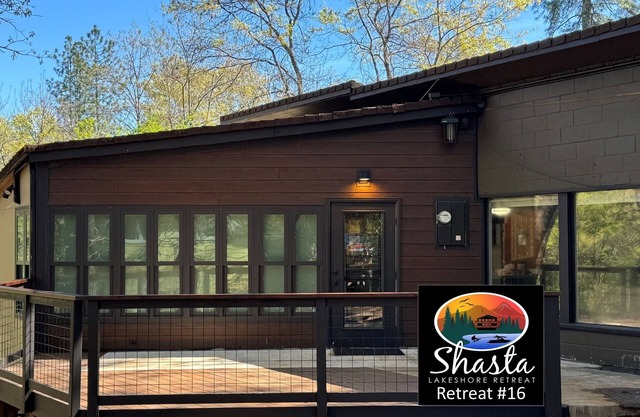 Cute Lake Home, 2 Bedroom, 1 Bath, 50 & 30 AMP EV - Shasta Lakeshore Retreat #16