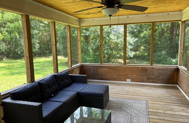 Cute McRee Manor with large screened porch