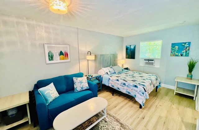 Nettes & modernes Studio-Apartment in bester Lage in der Innenstadt von Lake Worth Beach!