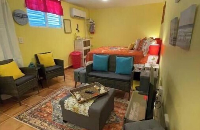 Cute n Cozy Apartment Near the Beach!