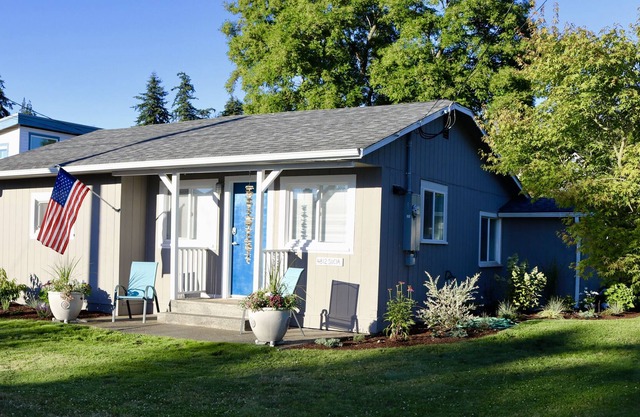 Nettes Neptune Beach Cottage Nur wenige Schritte vom Sand entfernt