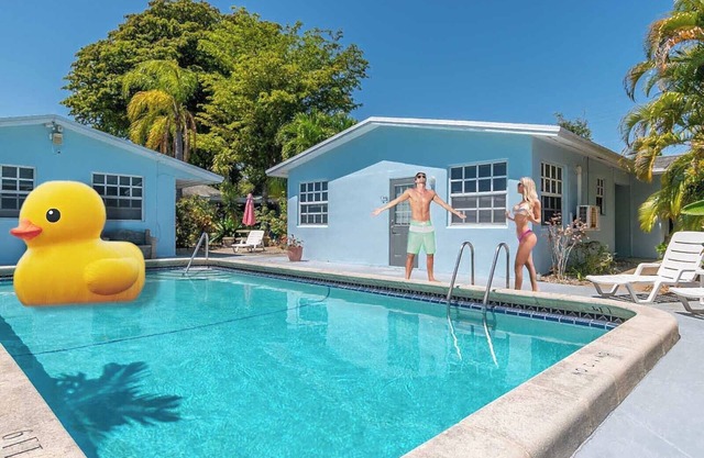 Cute Oasis Home by Pool-Wilton Manors