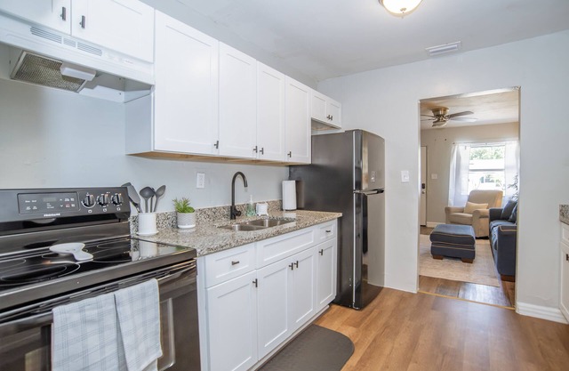 Cute & Pet Friendly! 4 Beds, Near Legoland!