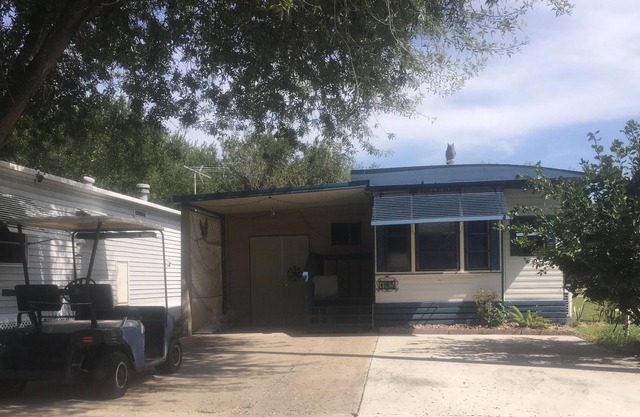 Cute remodeled Rv in adult resort community