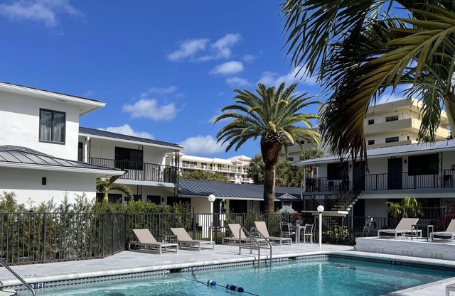 Cute Studio in a Beautiful Resort Steps from the Beach