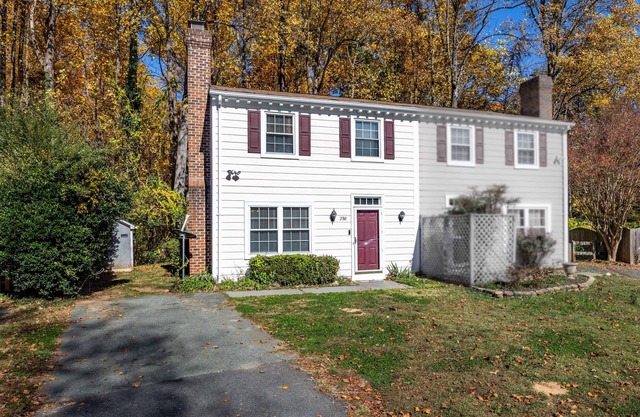 Cute TH in a quiet neigbourhood close to most amenities