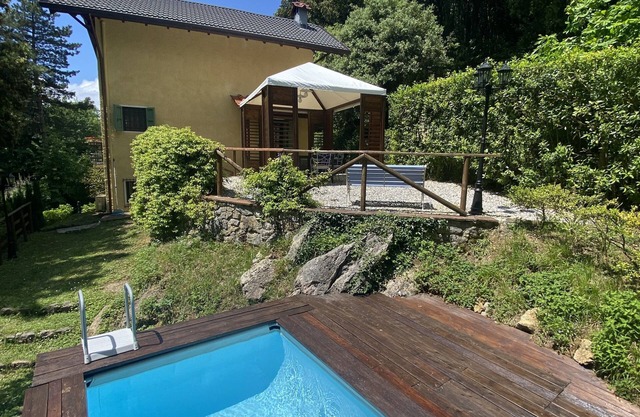 Schnukeliges Ferienhaus für 4 Personen mit privatem Pool in der Natur
