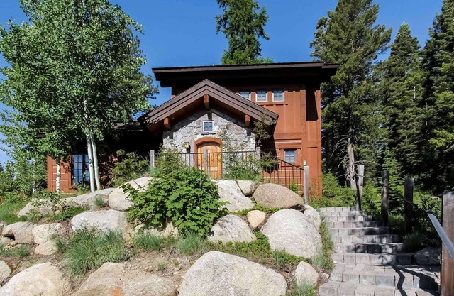CW 87 - Tamarack Resort - Private hot tub - Ski in ski out - Views
