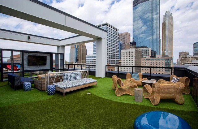 CW Studio Sky Lounge Rooftop Pool Gym Y