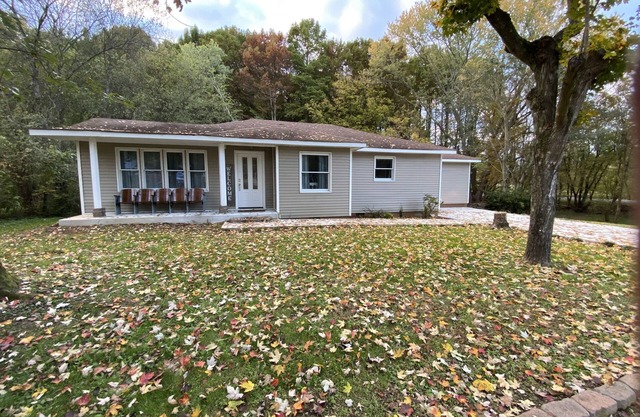 Cypress Cove - Cozy home just off Hiwassee River in Historic Charleston TN
