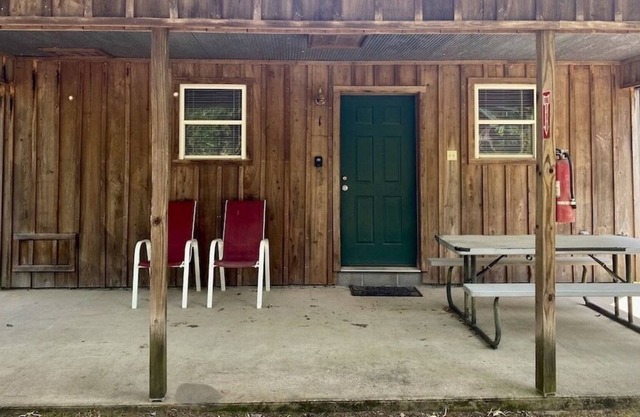 Cypress harbor cabin getaway 3