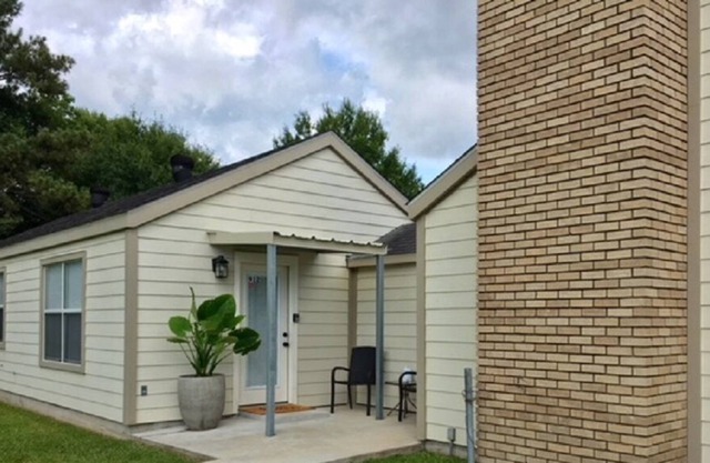 D's Cottage South Lake Charles Comfortable and Private