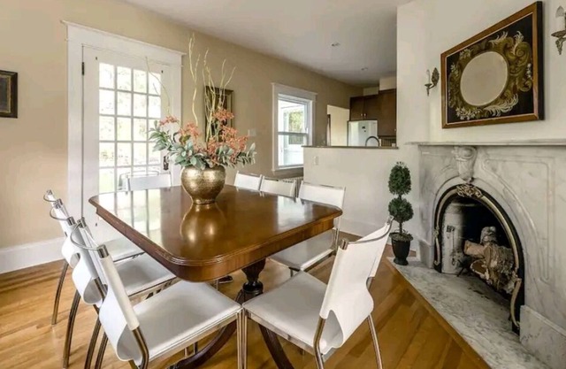 D-TOWN GETAWAY "SPACIOUS+WIFI+AC+FAMILY+GATHERING"