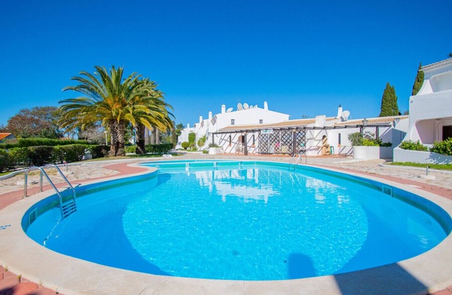D1 Carvoeiro Mar: Cozy Apt Near Beach & Town