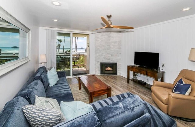 ** Neues Angebot ** KOMFY mit NEW PLUSH KING BED und OCEAN VIEWS - D104 - Co-Z Ocean View Condo