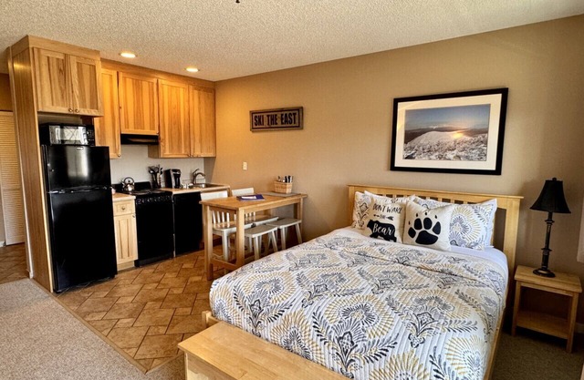 D116 · Lovely studio with beautiful view of loon Mountain