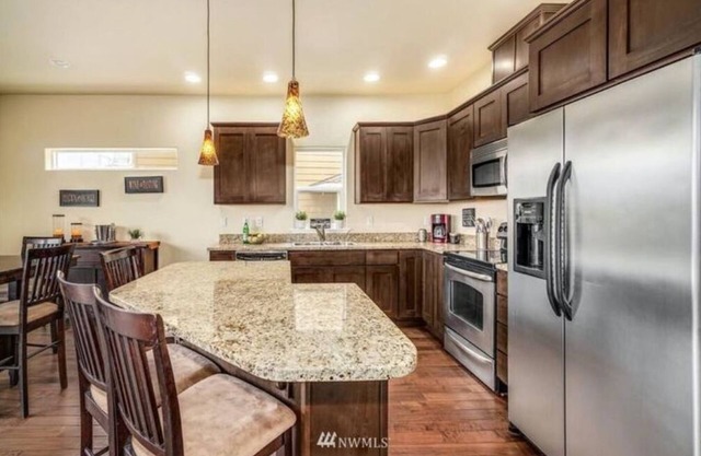 D25-2 Deck Unit Riverview w/ATCH garage Sunserra nearby heated pool and hot tub